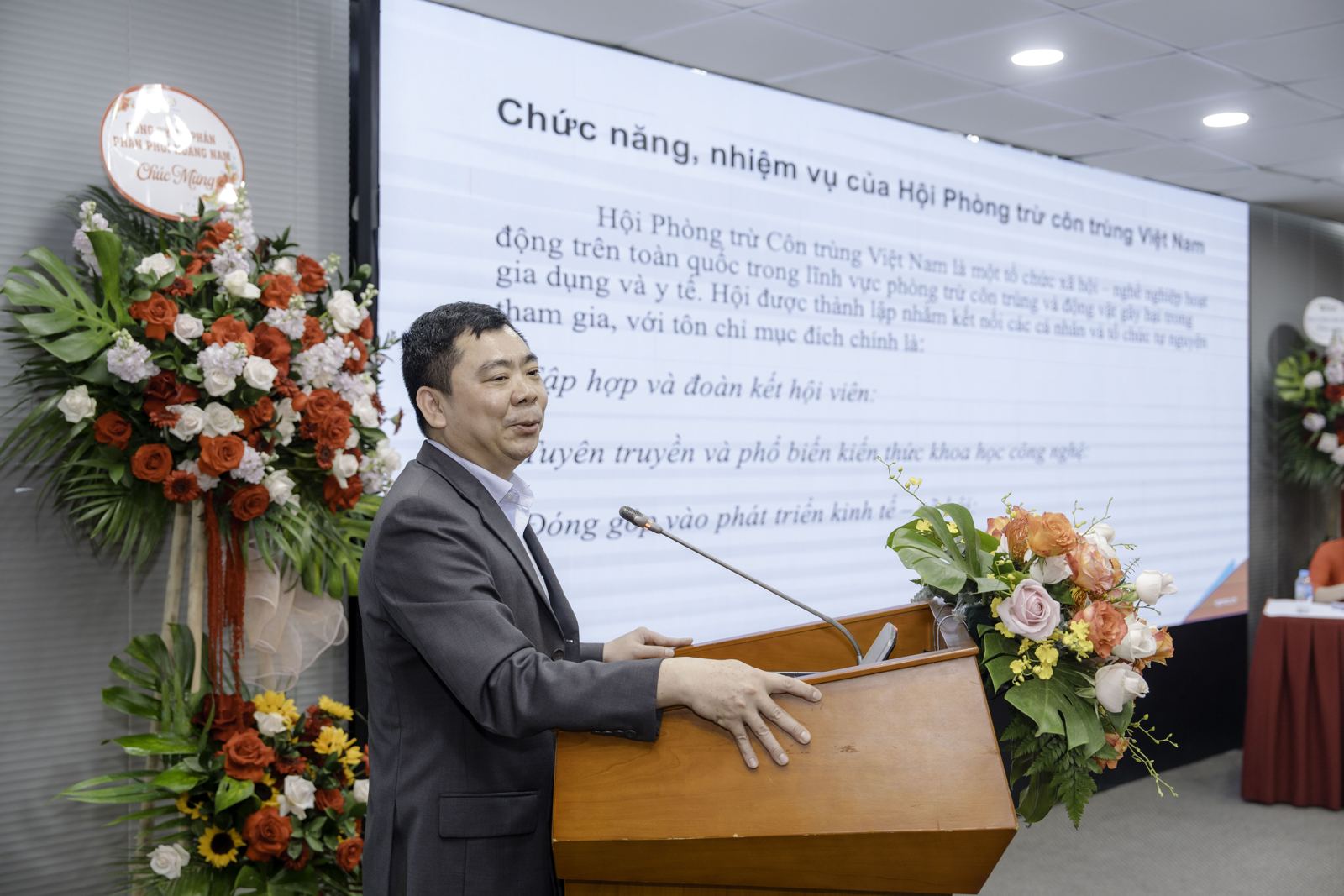 Báo cáo tại Đại hội