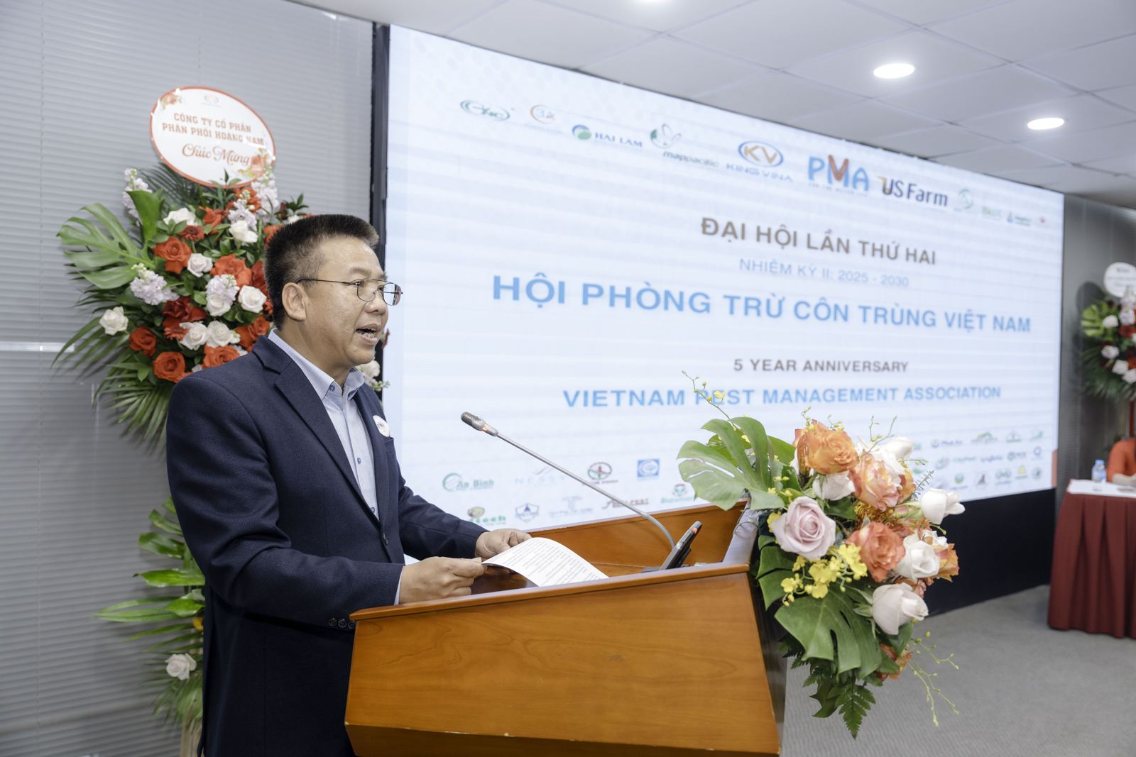 Báo cáo tại Đại hội